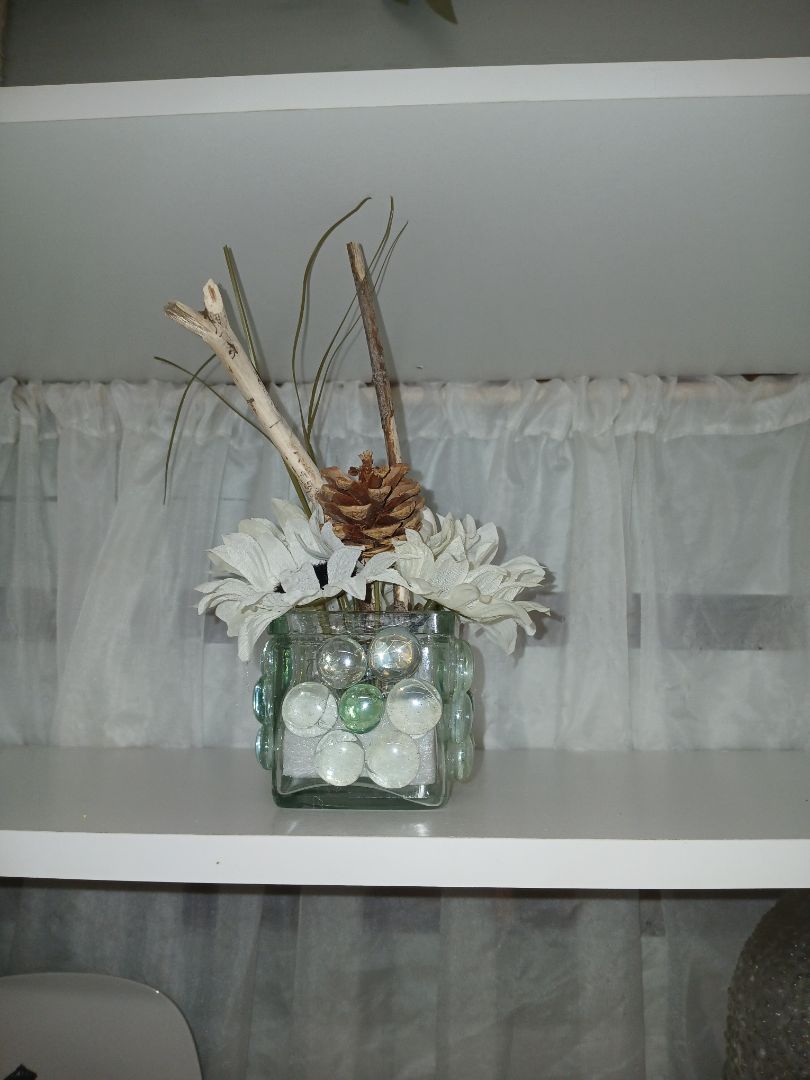 White daisy jar