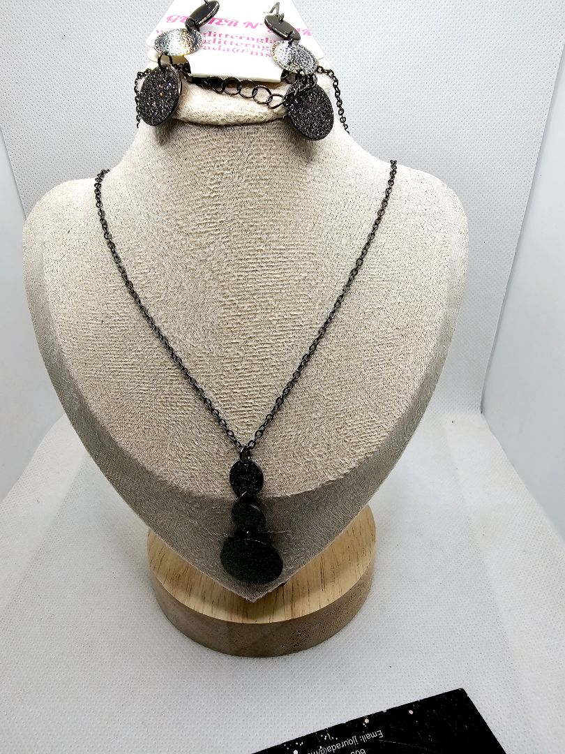 Gunmetal Glitter N Glam Necklace set