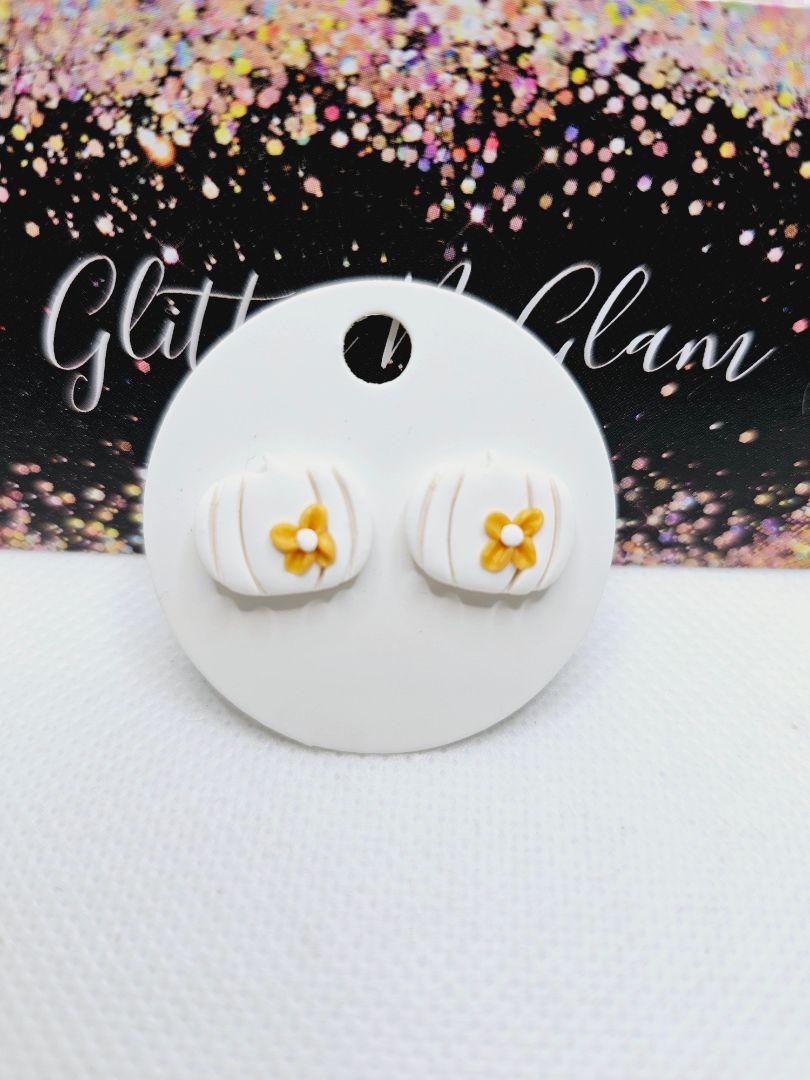 Glitter N Glam 1877 Polymer Clay White Pumpkin with Orange Flower