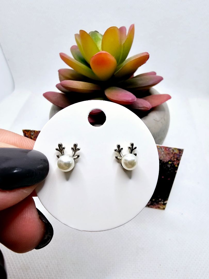 Glitter N Glam 2504 White Pearl Reindeer Stud Earrings