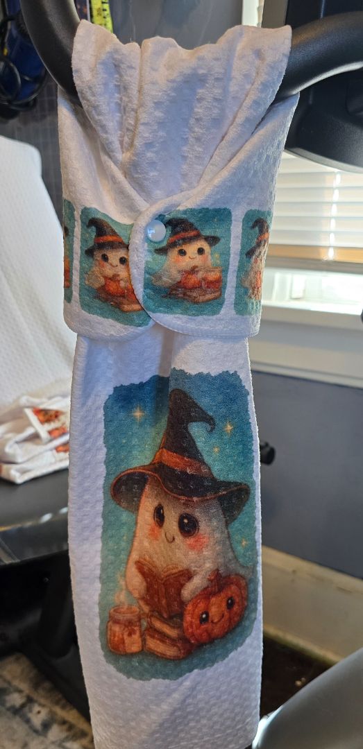 Hand towel with snap Halloween ghost with book, 16 x 28