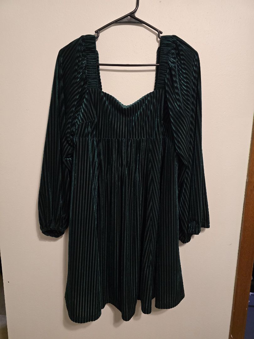 Dark Green Long Sleeve Dress, Small