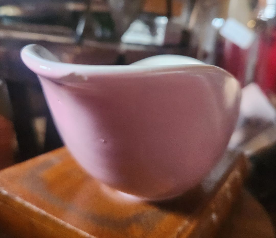 Hull USA - Vintage Pink Console 152