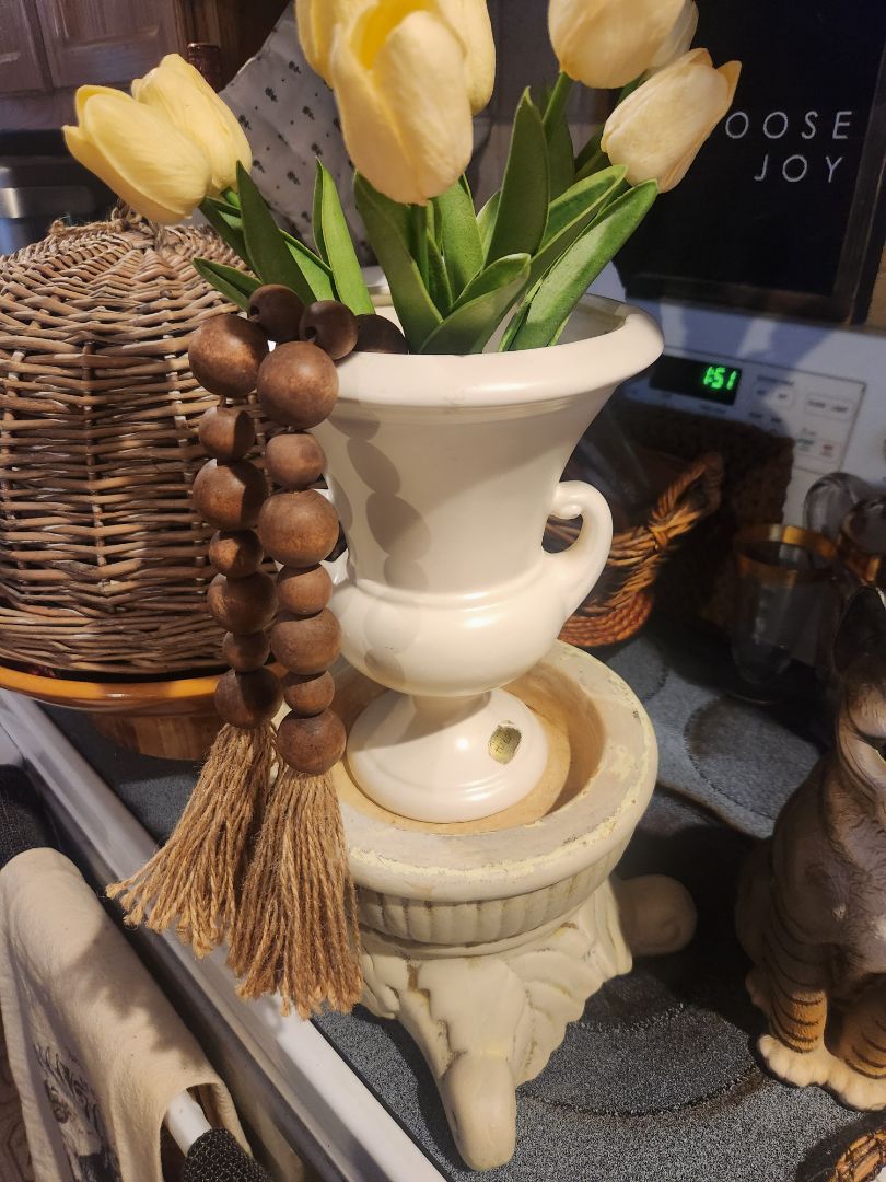 Shabby Chic Ceramic Pedestal