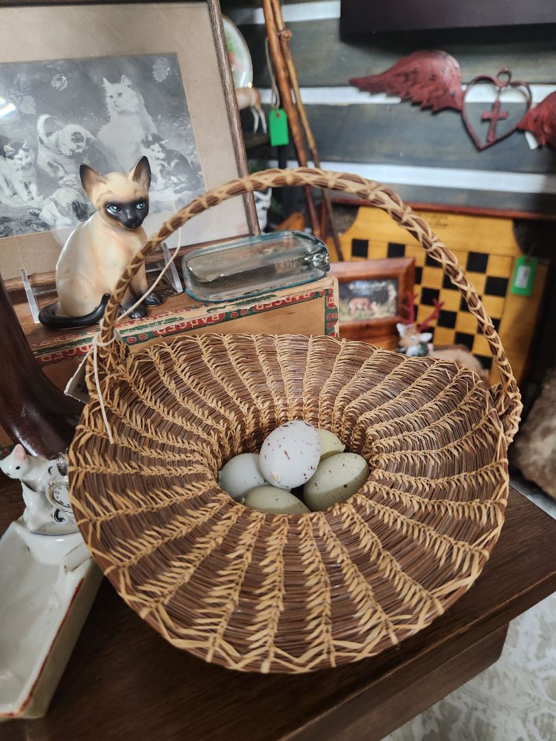 Vintage Woven Basket w/Handle