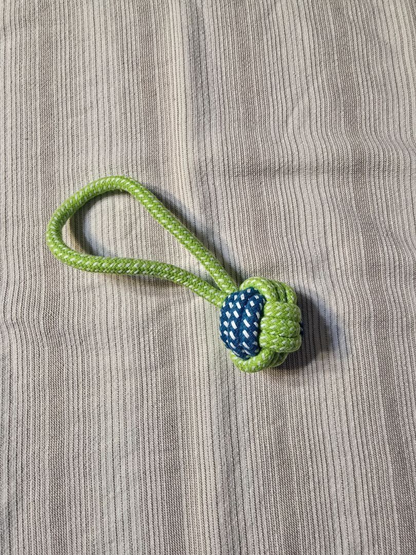 Green/Blue Small Ball Rope Tug
