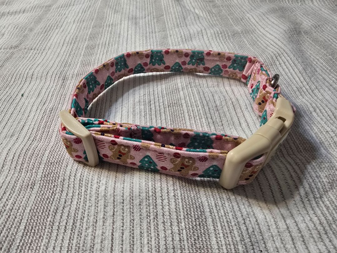 Pink Gingerbread/Tree Collar, Small