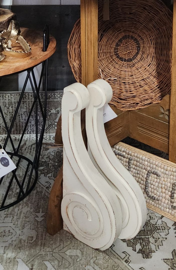 Pair Corbels