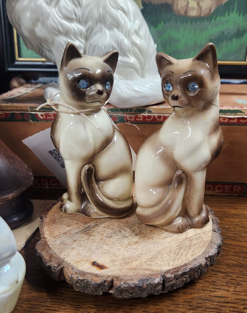 Vintage Siamese Cats Salt/Pepper Shakers