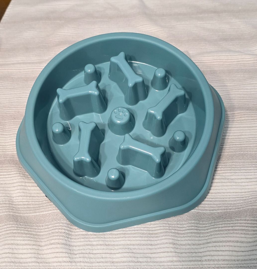 Light Blue Slow Feeder Bowl, 7.5"