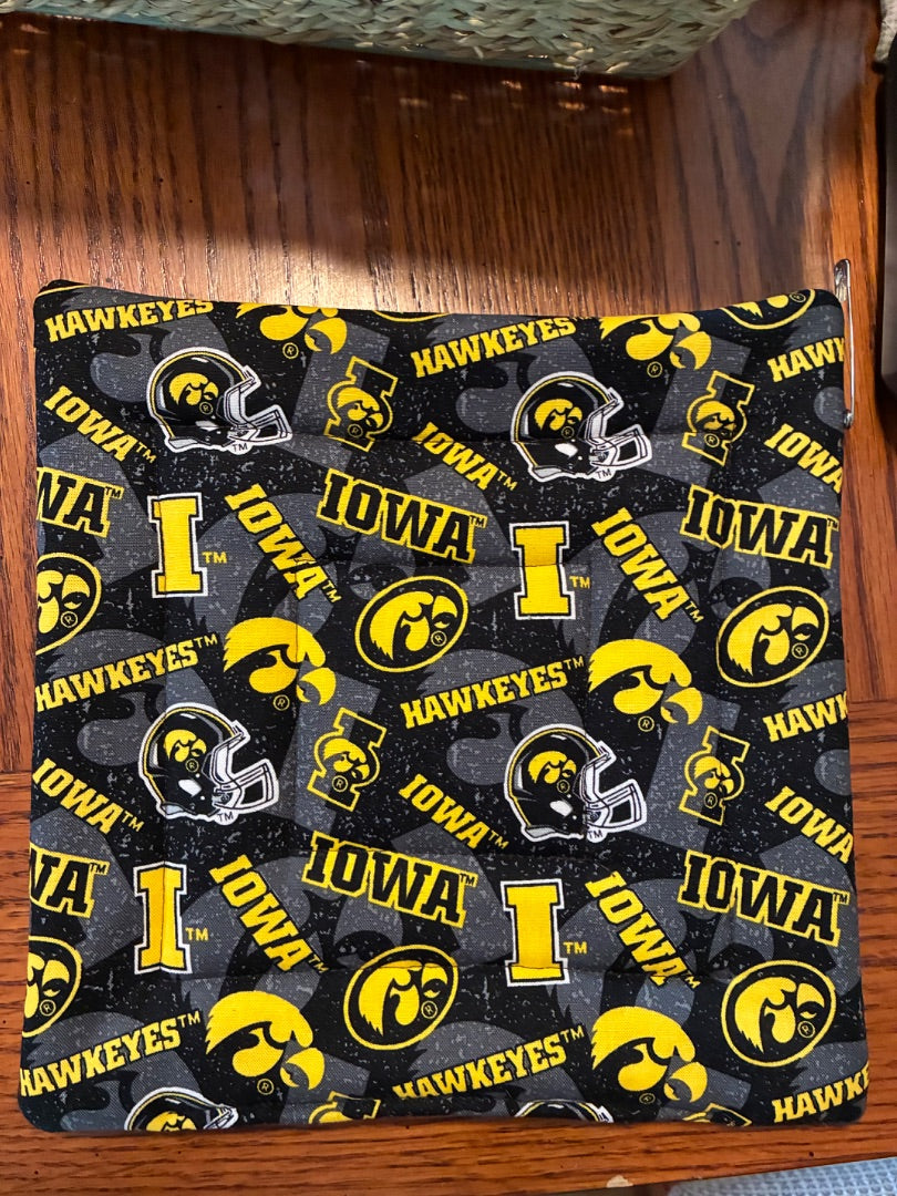 Iowa Black/Yellow “Iowa” Trivet Pot Holder, Large