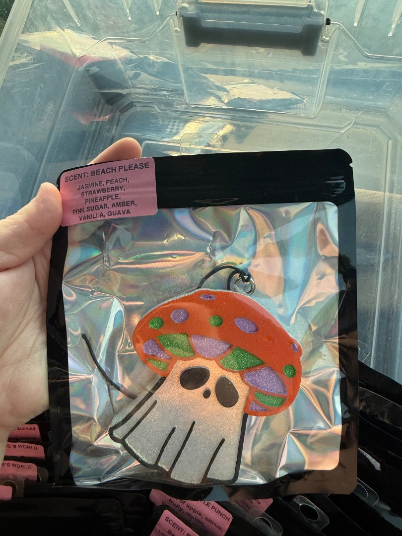 Mushroom Ghost Freshie, Full Size