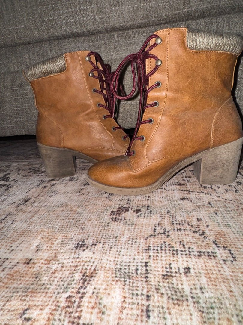 Tan Maurice’s Boot heels, 9