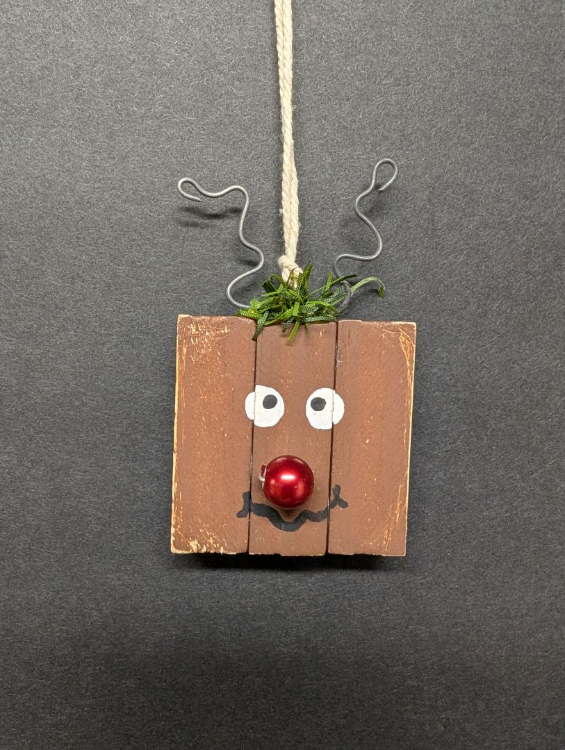 Reindeer block, eyes up