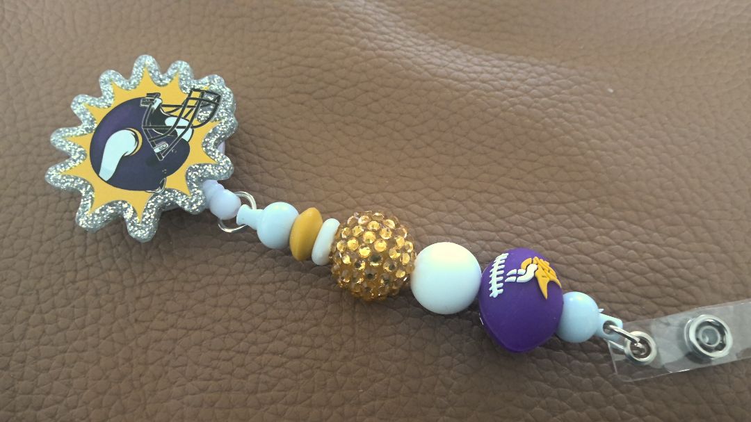 Acrylic Badge Reel with Beads Grace's bead Shop