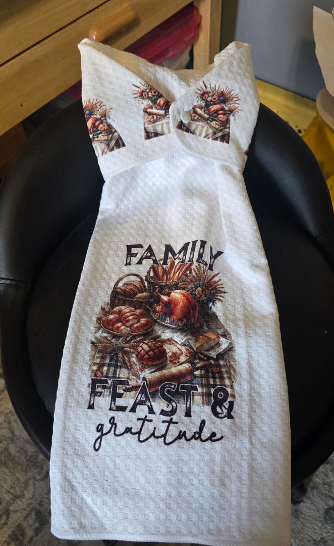 Hand towel with snap Family feast, 16 x 28