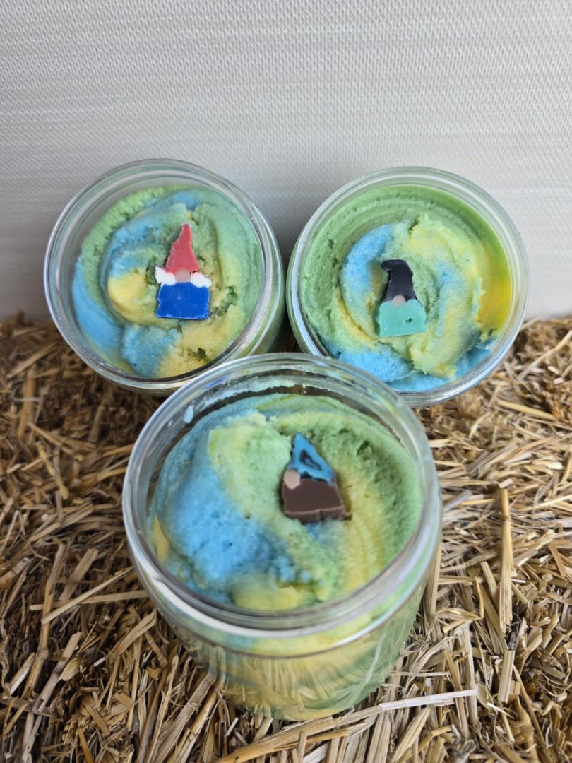 Gnoming Around Sugar Scrub