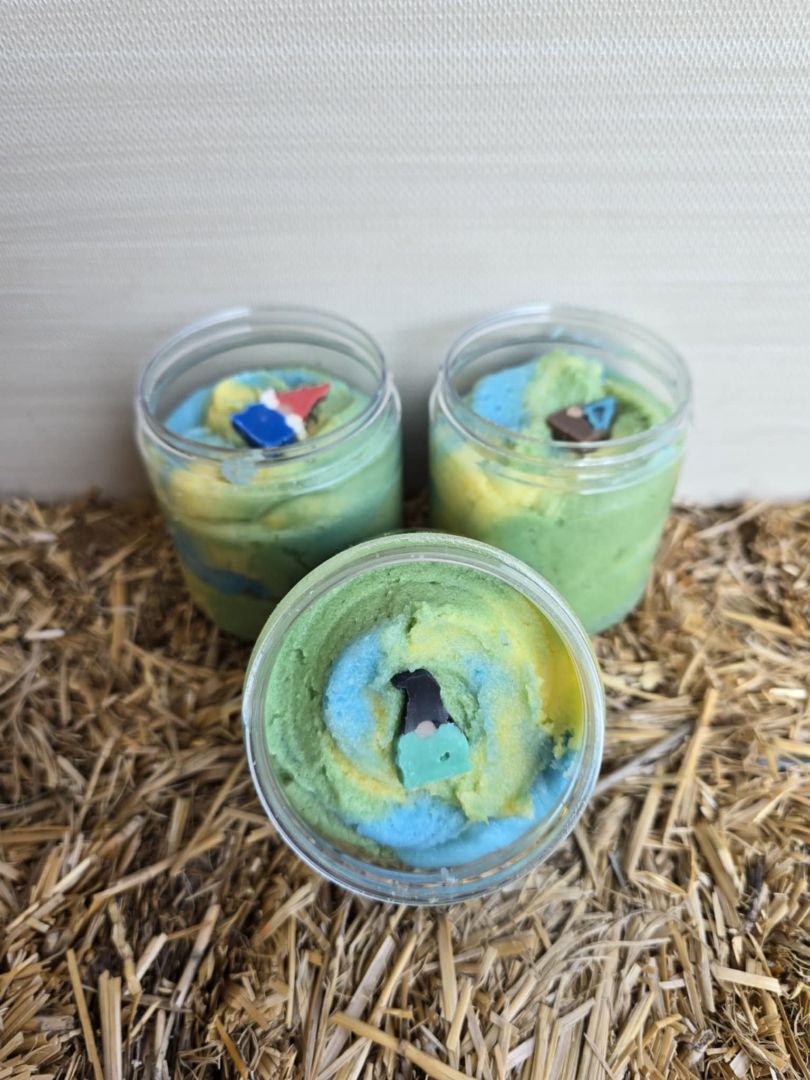 Gnoming Around Sugar Scrub