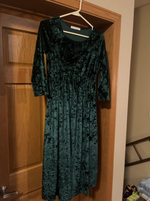 Green Chris & Carol Long sleeve dress (velvet), Small