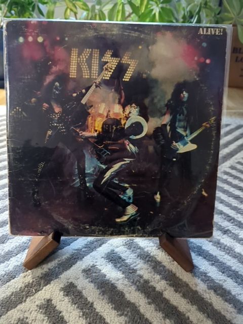 Vinyl Kiss alive