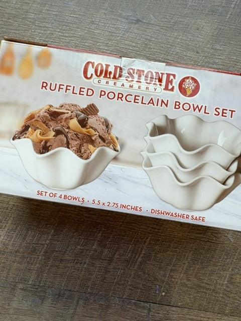 New in box Ruffle porcelain bowl set