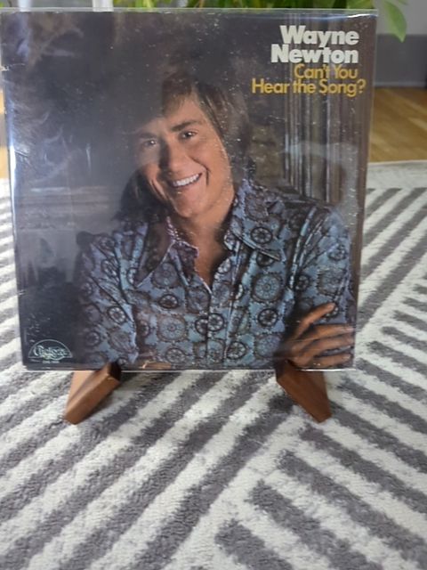 Vinyl Wayne Newton can't hear the song