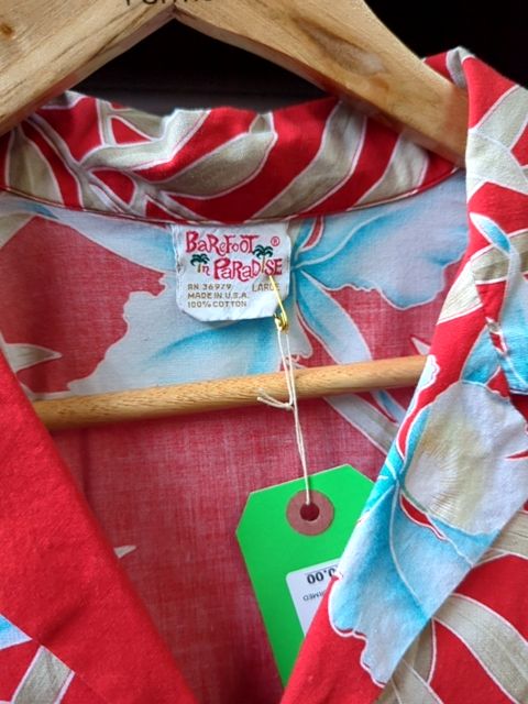 Vintage Clothing 100% cotton Hawaiian button up, L