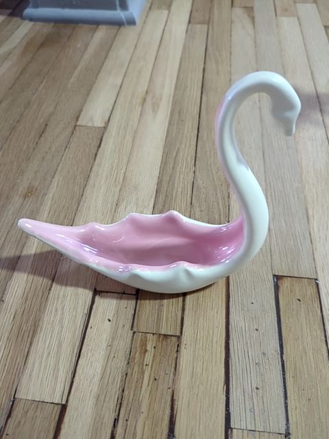 Swan dish