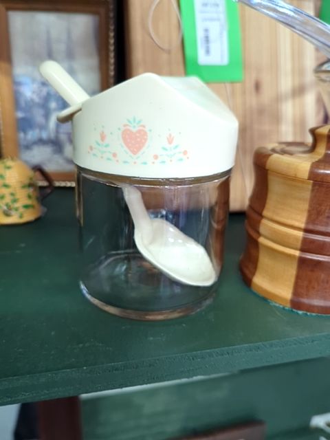 Heart sugar container