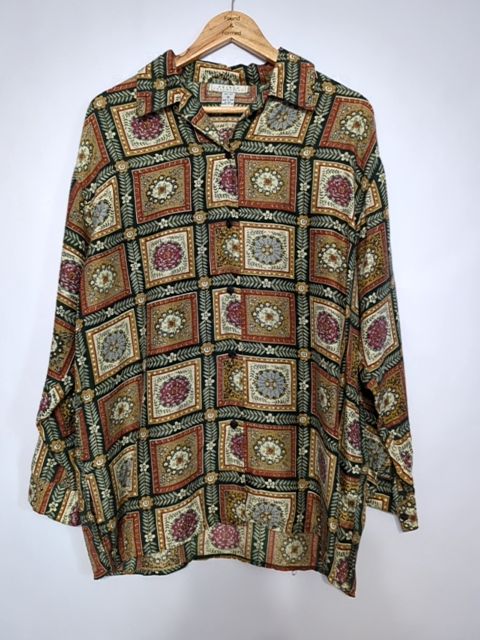 Vintage Clothing 100% silk pattern button up, M