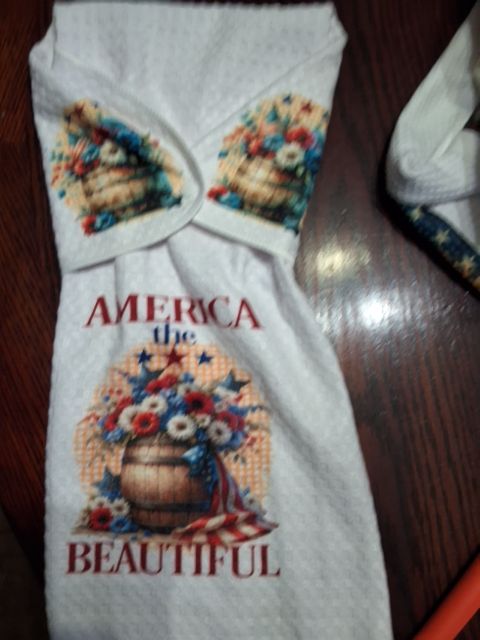 Hand towel with snap America the beautiful with sna0