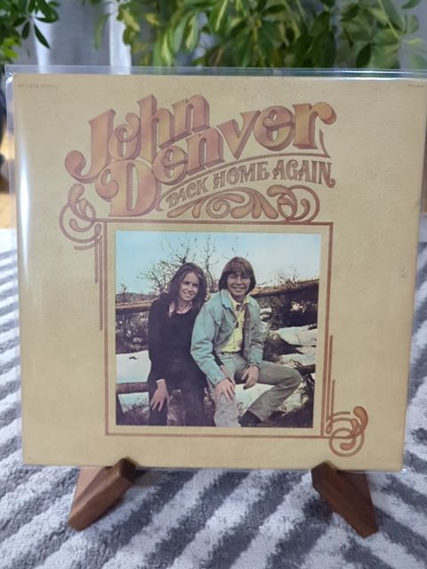 Vinyl John Denver back home again