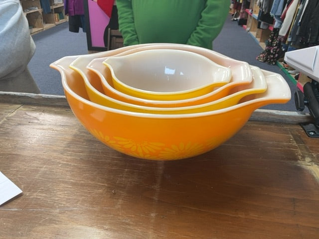 4 piece bowl set Daisy Cinderella