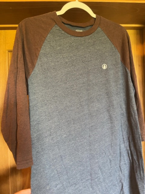 Blue Volcom Long sleeve shirt, Medium