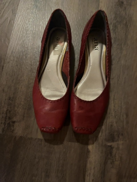 Red ana Dress shoes, 8M