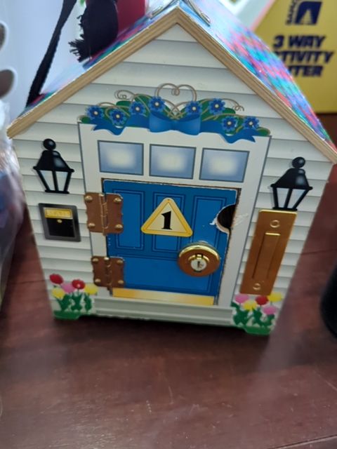 Evan's Store Melissa and Doug house
