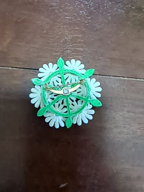 Vintage Accessory Vintage Daisy Pin