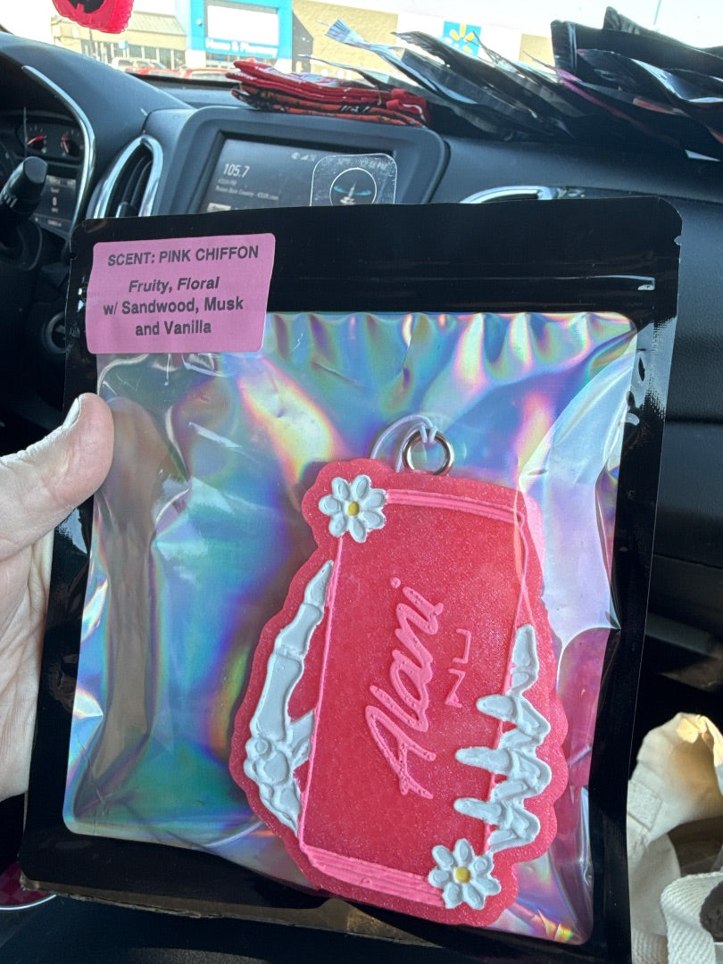 Skeleton Alani Freshie, Full Size