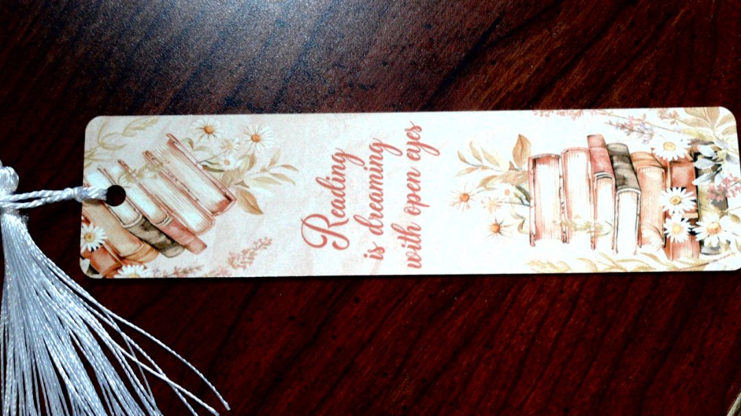 Bookmark READING IS DREAMING WITH