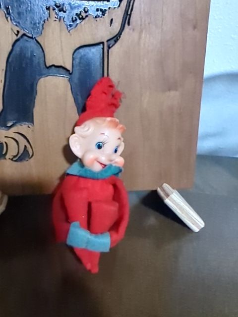 Vintage Elf *****defect on hat