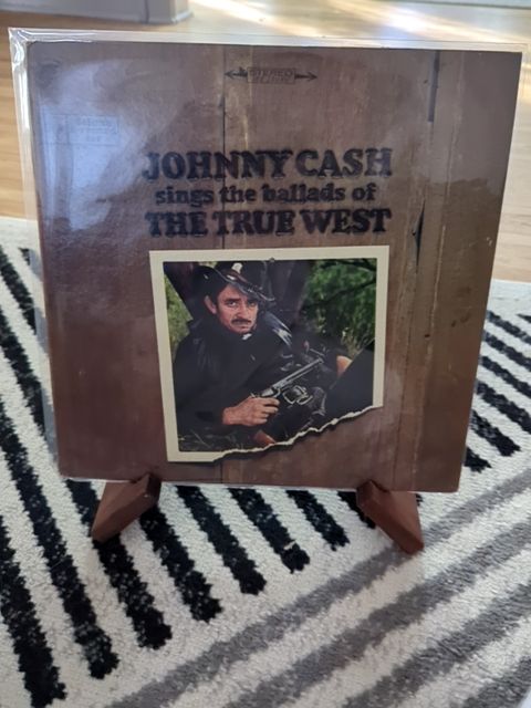 Vinyl Johnny Cash sings the ballads of the true West