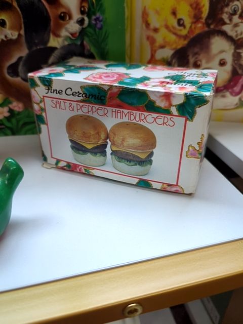 Burger S&P Shaker Set