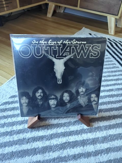 Vinyl In the eye of the storm outlaws