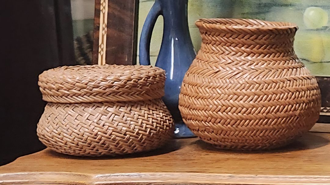 Vintage Woven Basket w/lid