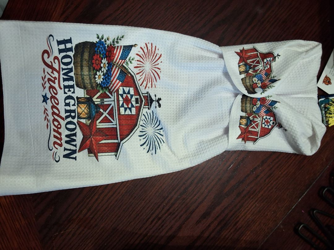 White Hand towel with snap Homegrown freedom