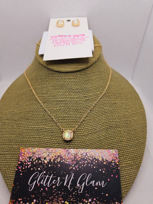 Gold Glitter N Glam Necklace