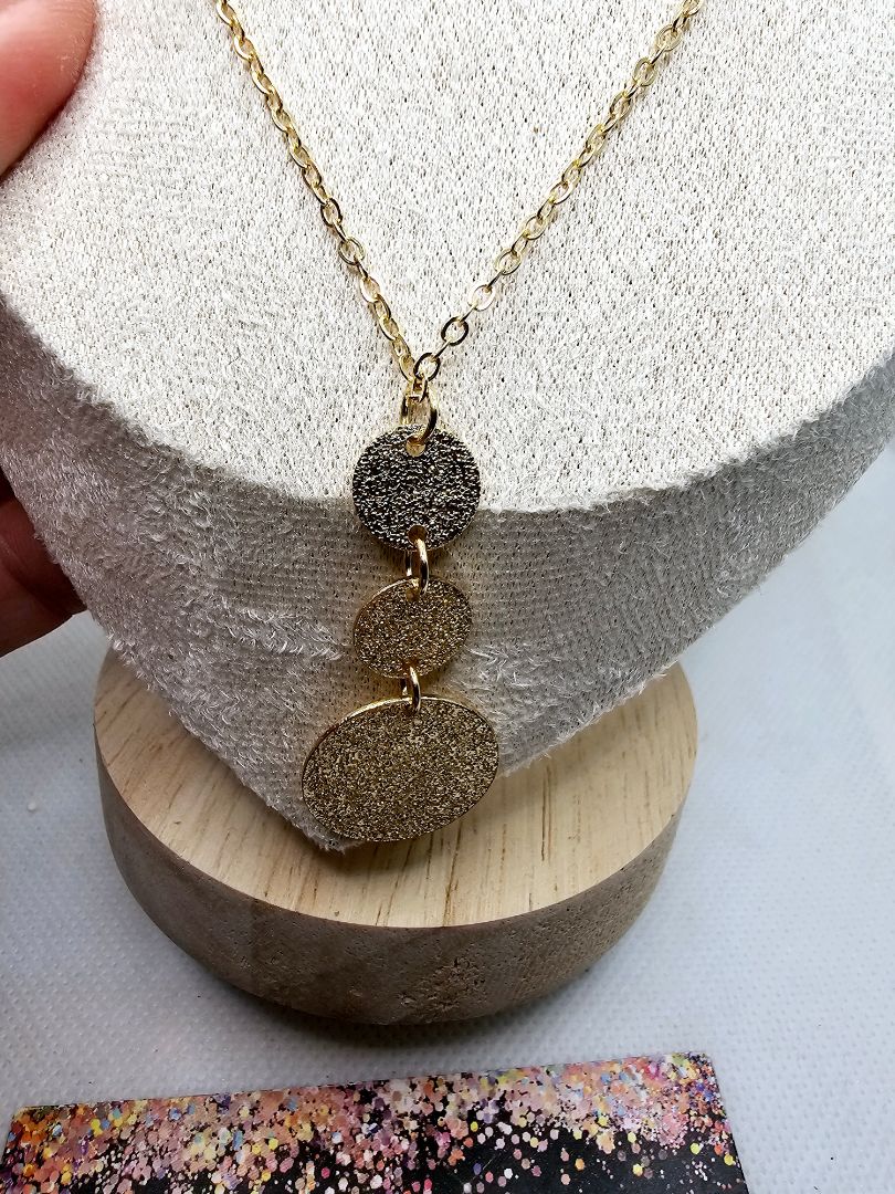 Gold Glitter N Glam Necklace set