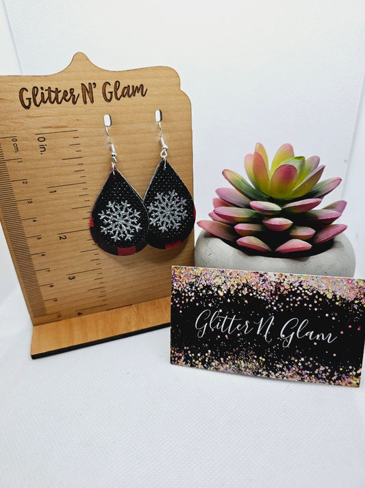Glitter N Glam Jewelry2018 Buffalo Plaid with Silver Snowflake Dangle Earrings
