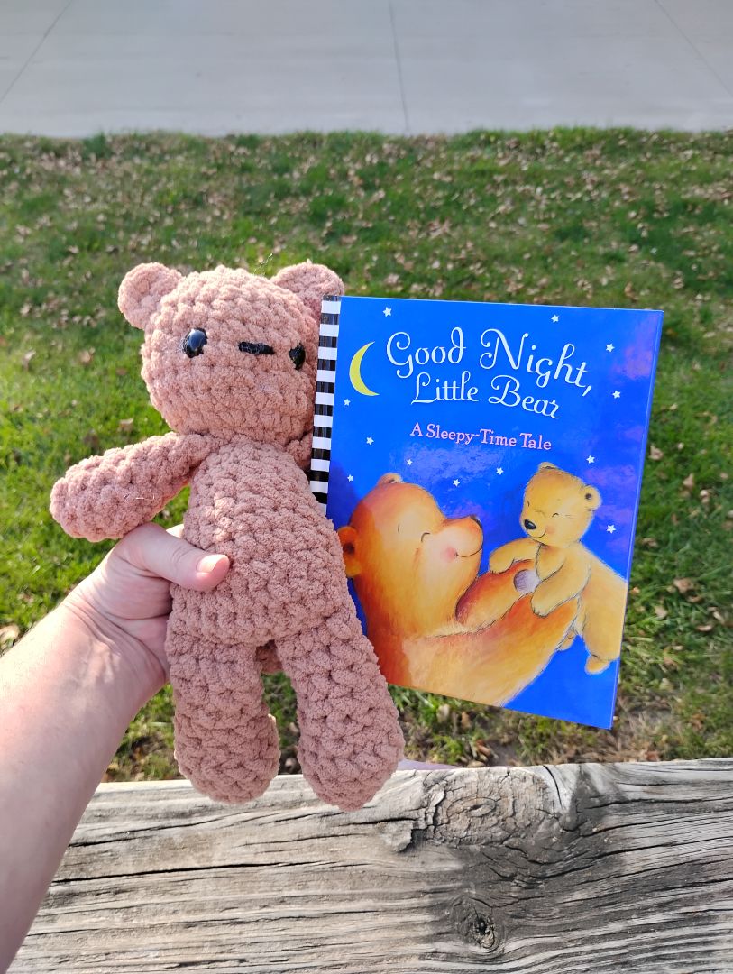 Book Buddies - Bear, Head2Heel crochet