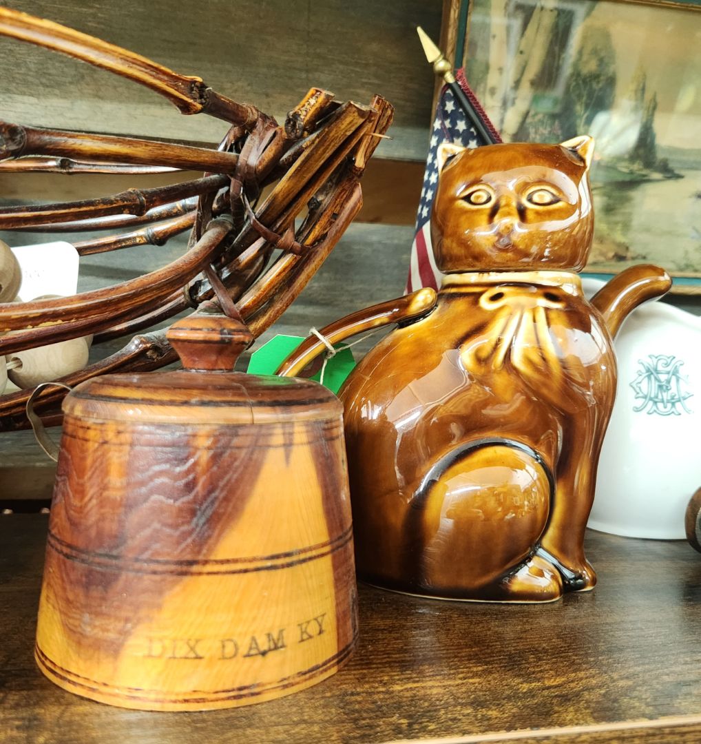 Vintage Cat Tea Pot
